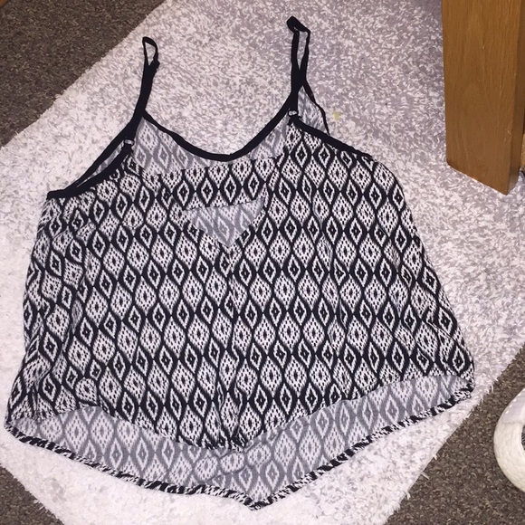 Black and white Aztec printed tank top - Picture 2 of 3